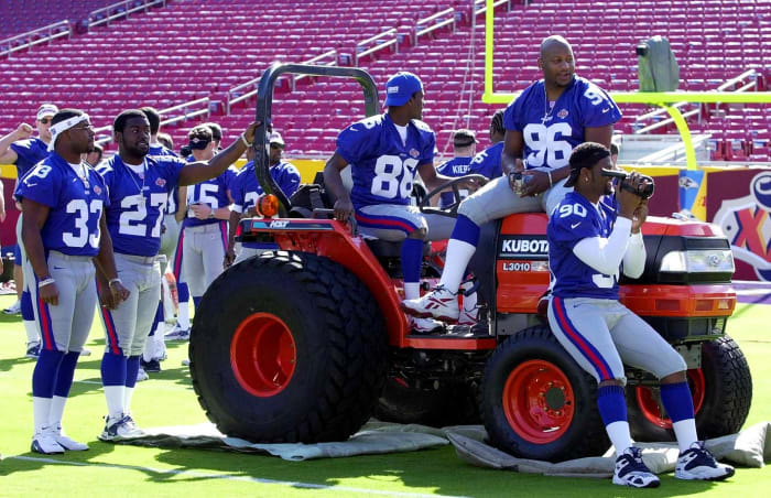 2001-Super-Bowl-XXXV-Media-Day-Giants-tractor.jpg